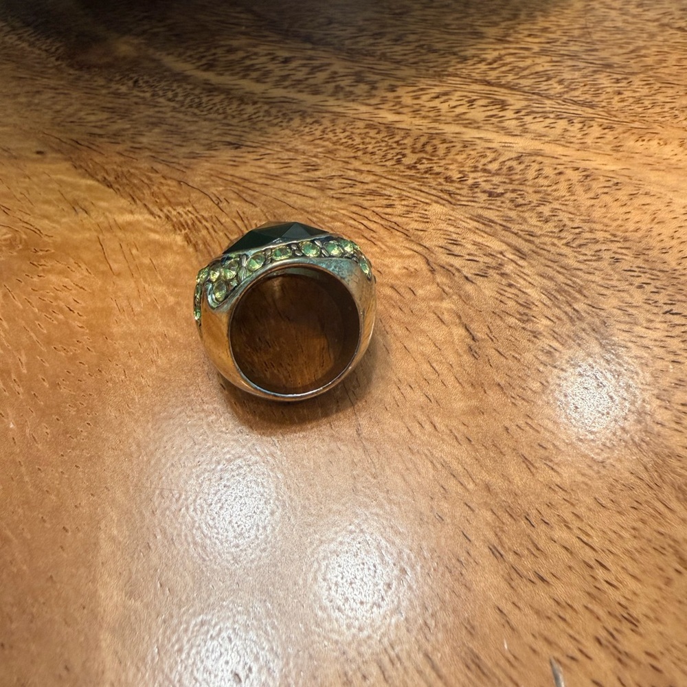 Olive Green Faceted Crystal Oval Cocktail Ring -Vintage Fashion Jewelry Size 7/8 - Picture 6 of 8